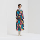 クルーネックワンピース「地球を美しくしようと言う真鍋さん」