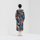 ¥クルーネックワンピース「地球を美しくしようと言う真鍋さん」Ikkei Okukameya