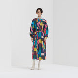 ¥クルーネックワンピース「地球を美しくしようと言う真鍋さん」Ikkei Okukameya