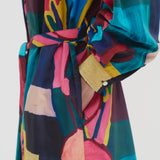 ¥クルーネックワンピース「地球を美しくしようと言う真鍋さん」Ikkei Okukameya