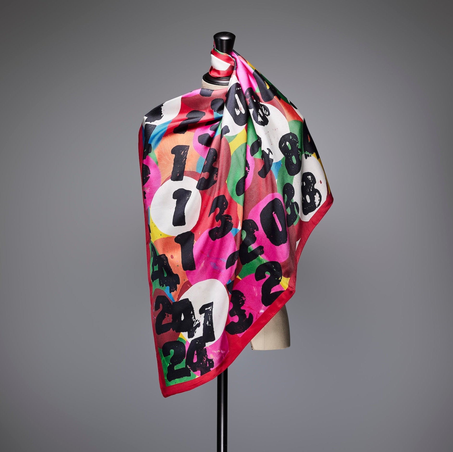 シルクスカーフ「タイトル不明」 – HERALBONY