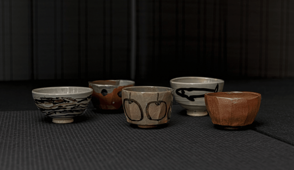 400年の歴史を誇る「朝日焼」と、異彩作家の奇跡のコラボレーション