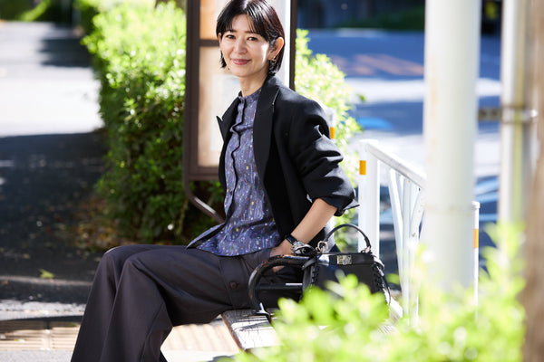 《スタイリスト大和田ゆき流》HERALBONYの「夜景」ブラウスで着こなす秋のON/OFFスタイル - HERALBONY