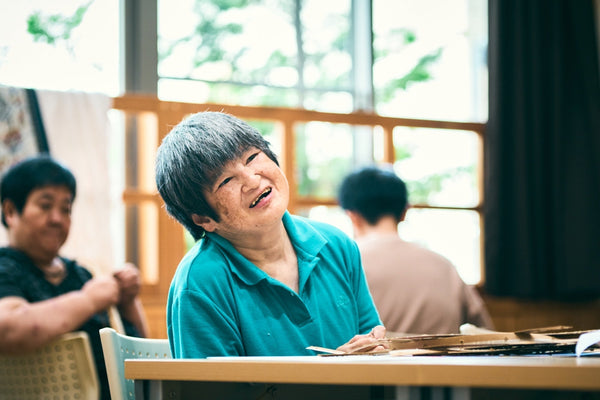 あなたの一歩が、世界を少しだけ優しくしています。 - HERALBONY