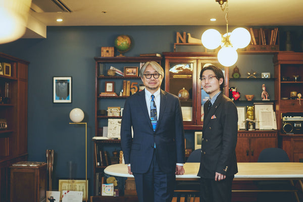 「アイデア」と「企み」は似て非なる言葉　誠実な企画とは何か【小山薫堂✕松田崇弥】 - HERALBONY