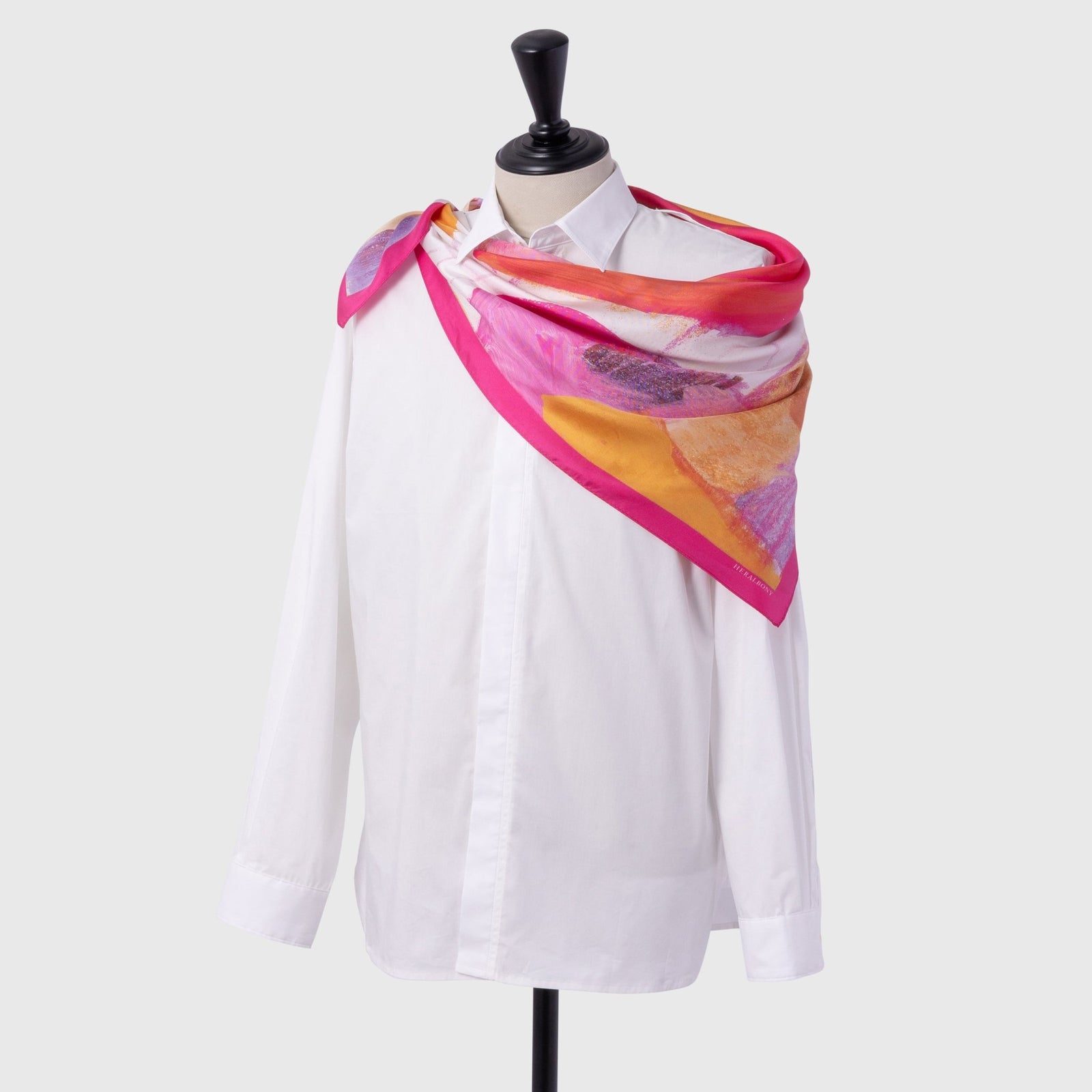 予約商品｜1月上旬お届け】シルクスカーフ「気持ち」 – HERALBONY