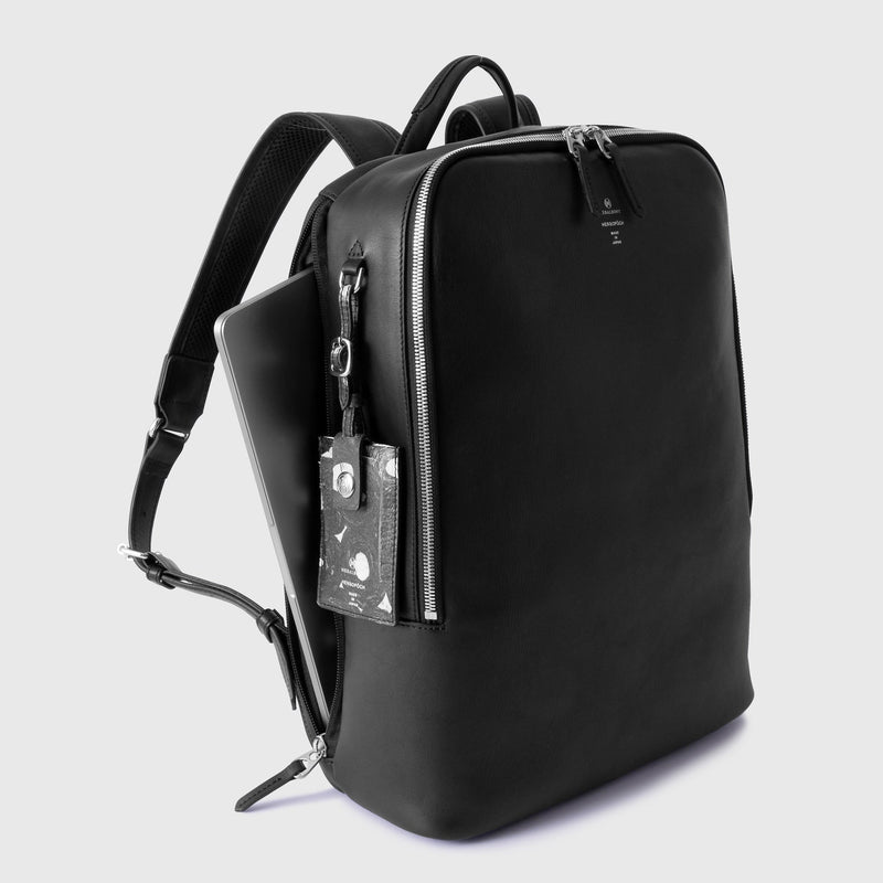 ￥【予約商品｜12月中旬お届け】レザーリュック「（無題）（丸）」Sanae Sasaki