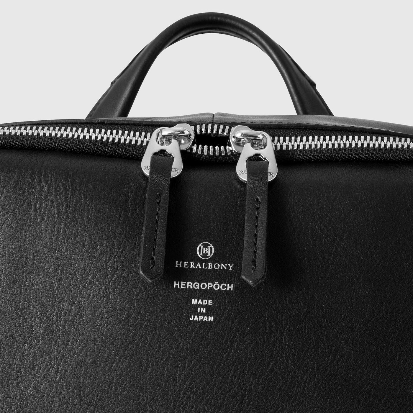 レザーリュック「（無題）（丸）」 – HERALBONY