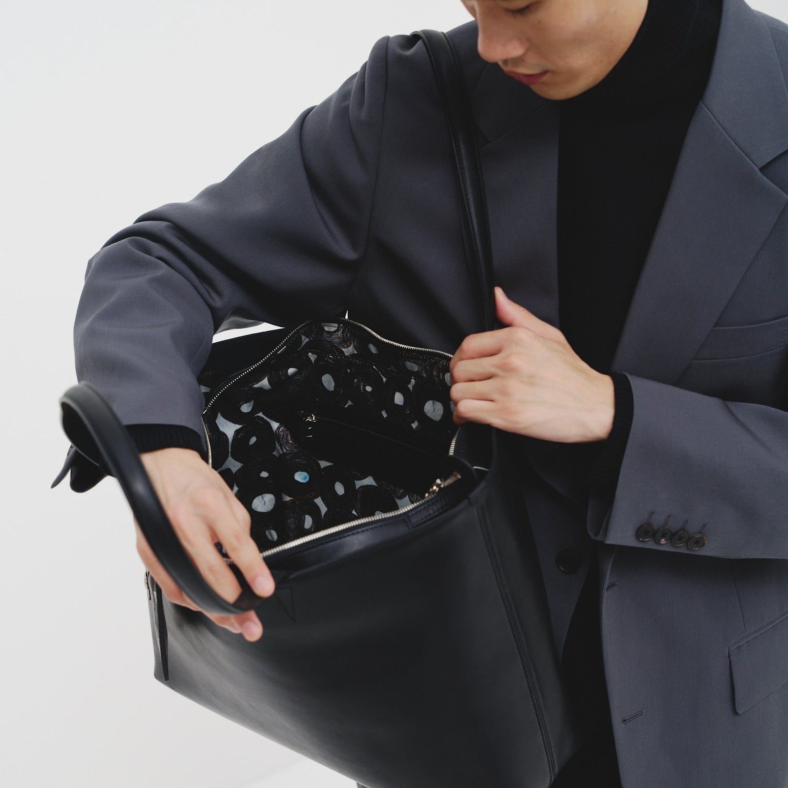 レザートートバッグ「（無題）（丸）」 – HERALBONY