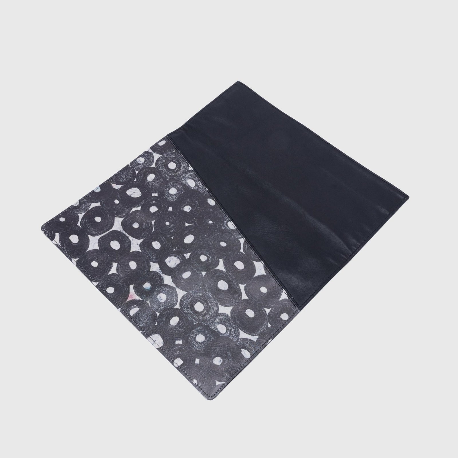 レザーPCケース「（無題）（丸）」 – HERALBONY