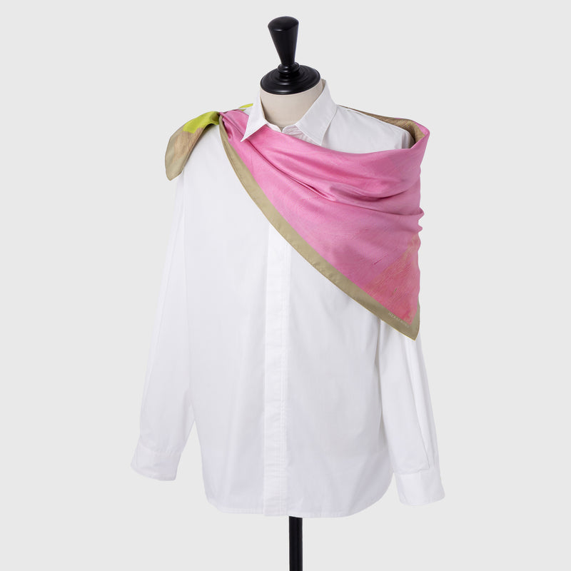 [Pre-order item | Delivery early to mid-November] Silk scarf "Sakura"