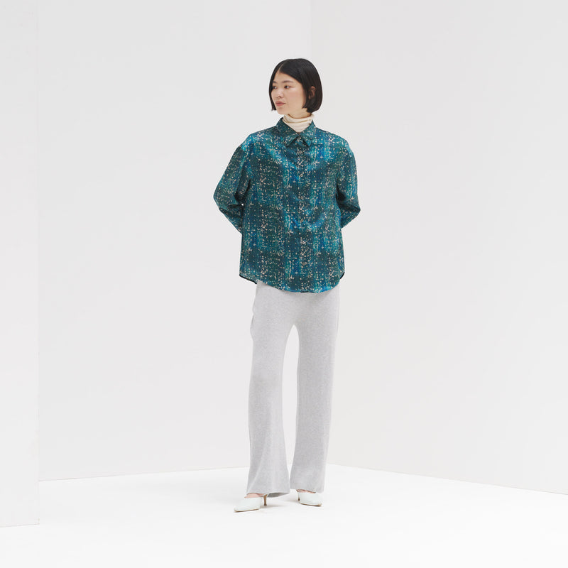 【予約商品｜9月下旬お届け】サテンシャツブラウス「こもれび」