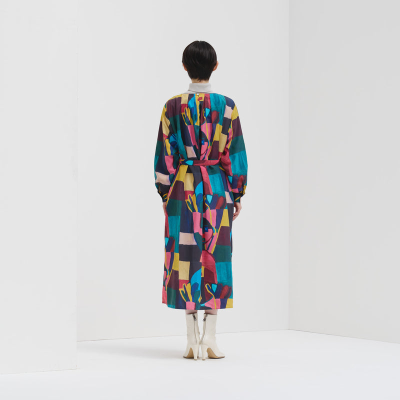 クルーネックワンピース「地球を美しくしようと言う真鍋さん」