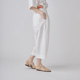 【予約商品｜10月上旬お届け】Embroidered Barrel-Leg Pleated Pants「Untitled」