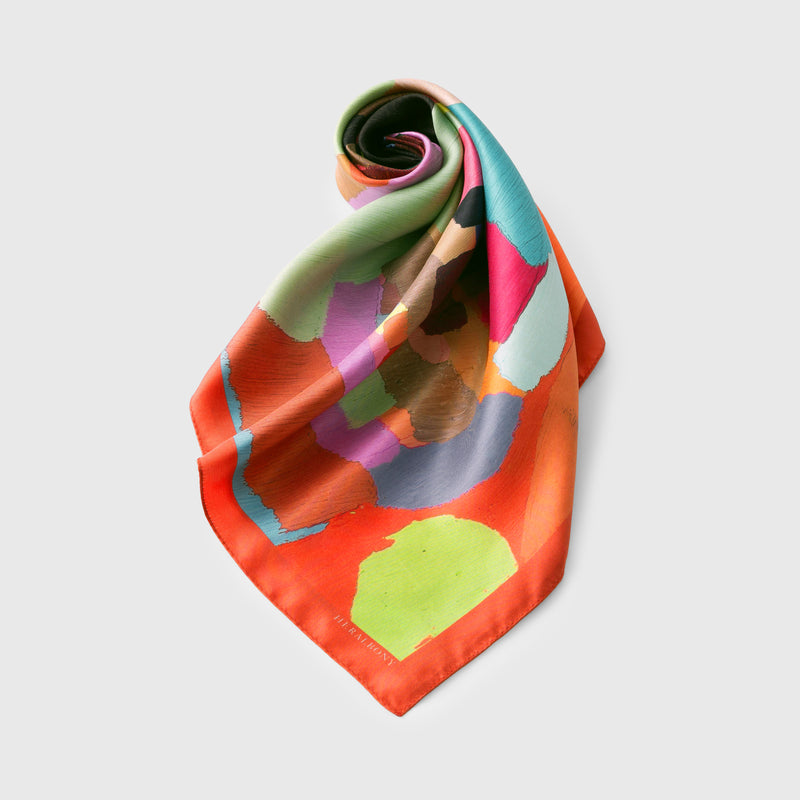 [Pre-order item | Delivery early to mid-November] Silk scarf "Love is Red"