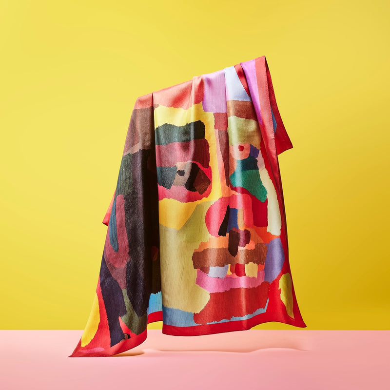 [Pre-order item | Delivery early to mid-November] Silk scarf "Love is Red"