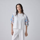 Scarf Combination Sleeve T-shirt "Aetoterawaleru"