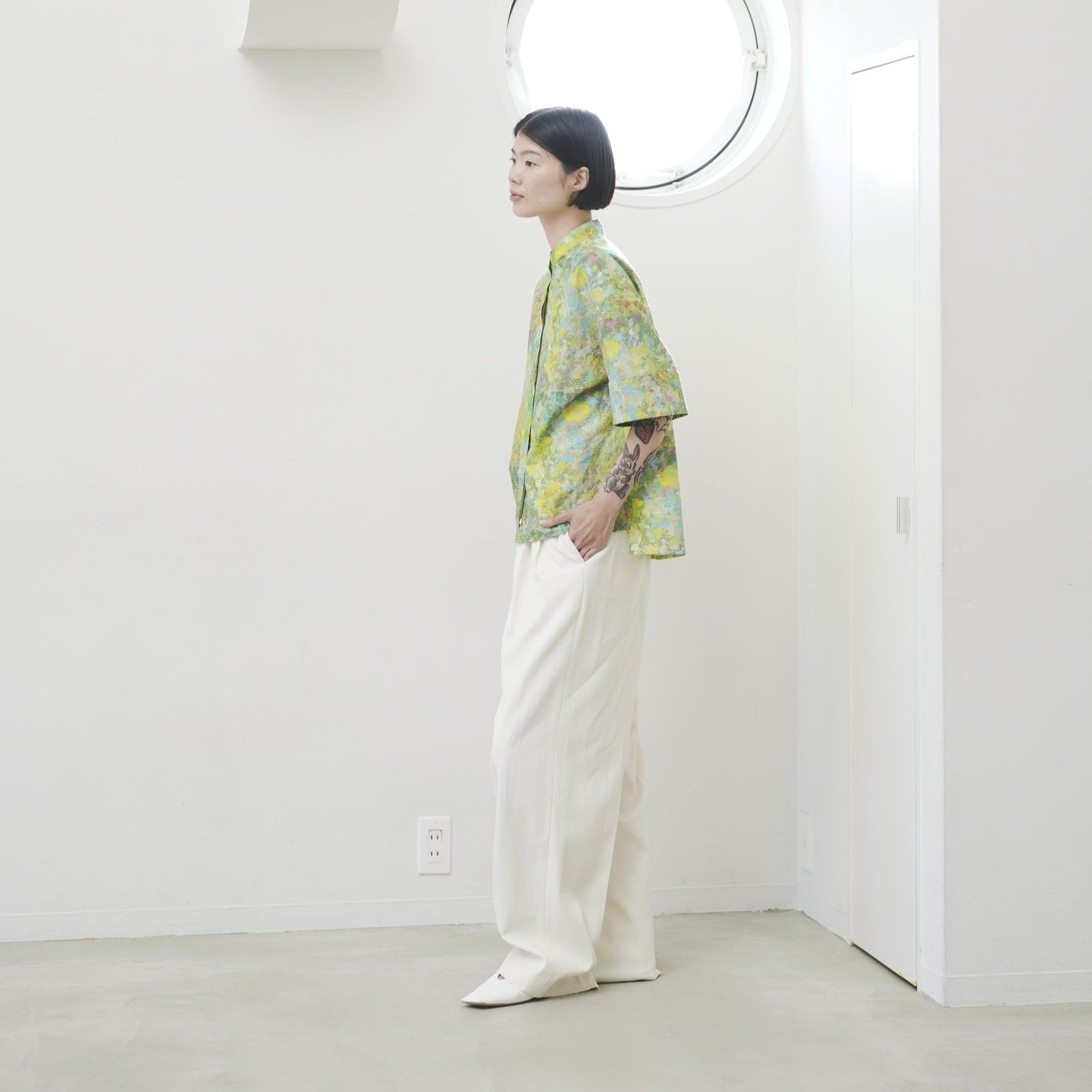 ノーカラーシャツ「旅行」 – HERALBONY