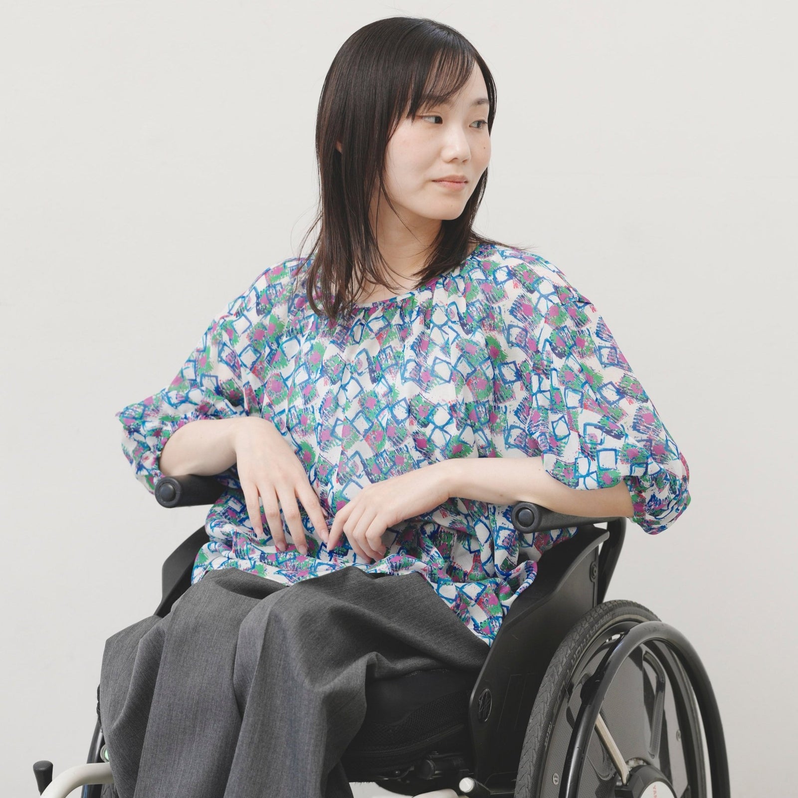 ヘラルボニー　シフォンブラウス シフォンブラウス「タイトル不明」 – HERALBONY