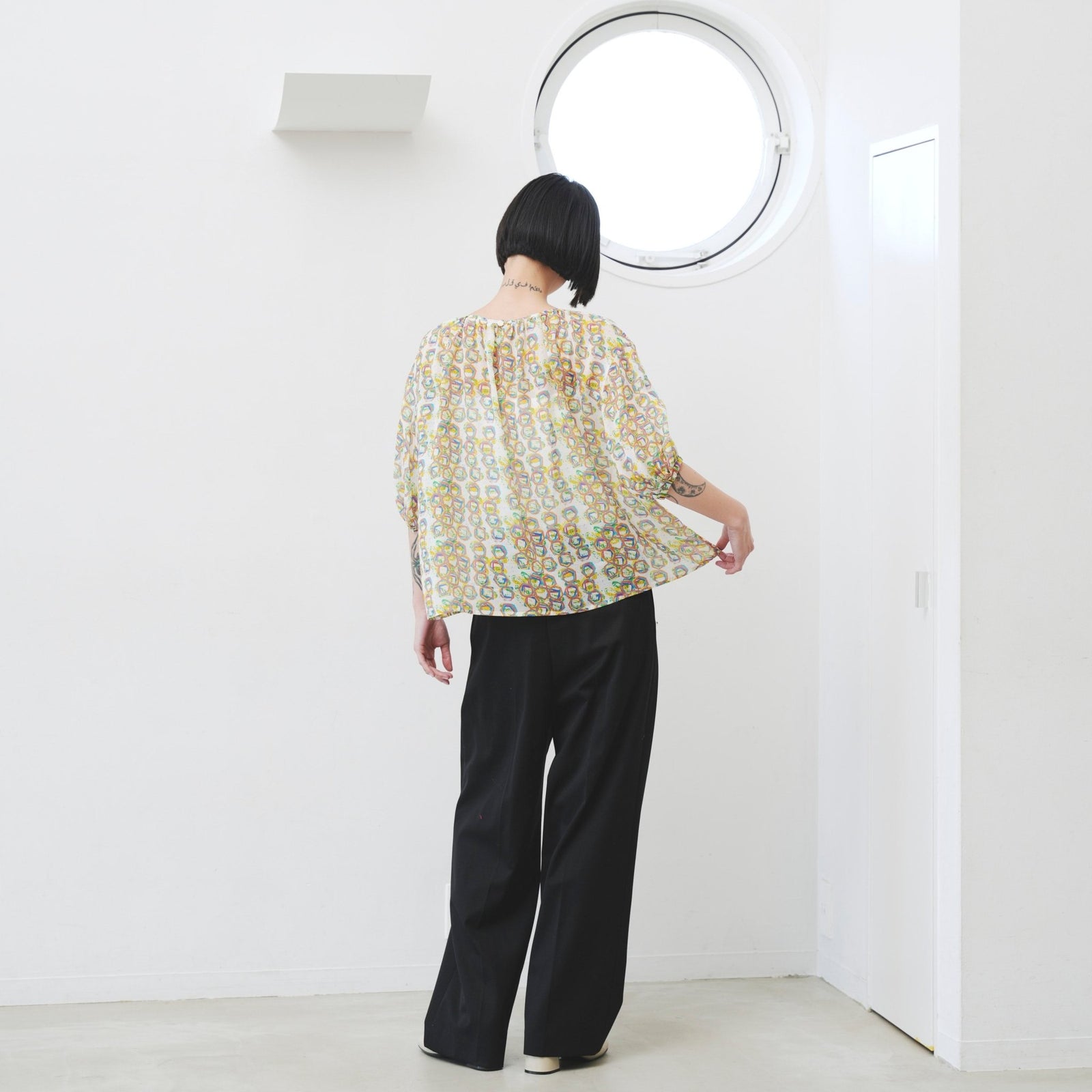 シフォンブラウス「タイトル不明」 – HERALBONY