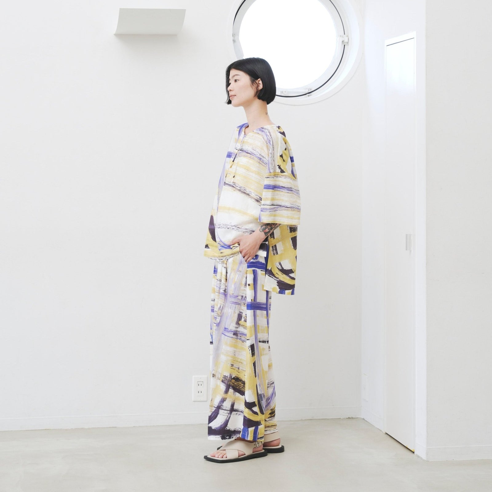 新作 HERALBONY ヘラルボニー リネンブラウス「ももこ」定価31,900 リネンワイドパンツ「ももこ」 – HERALBONY