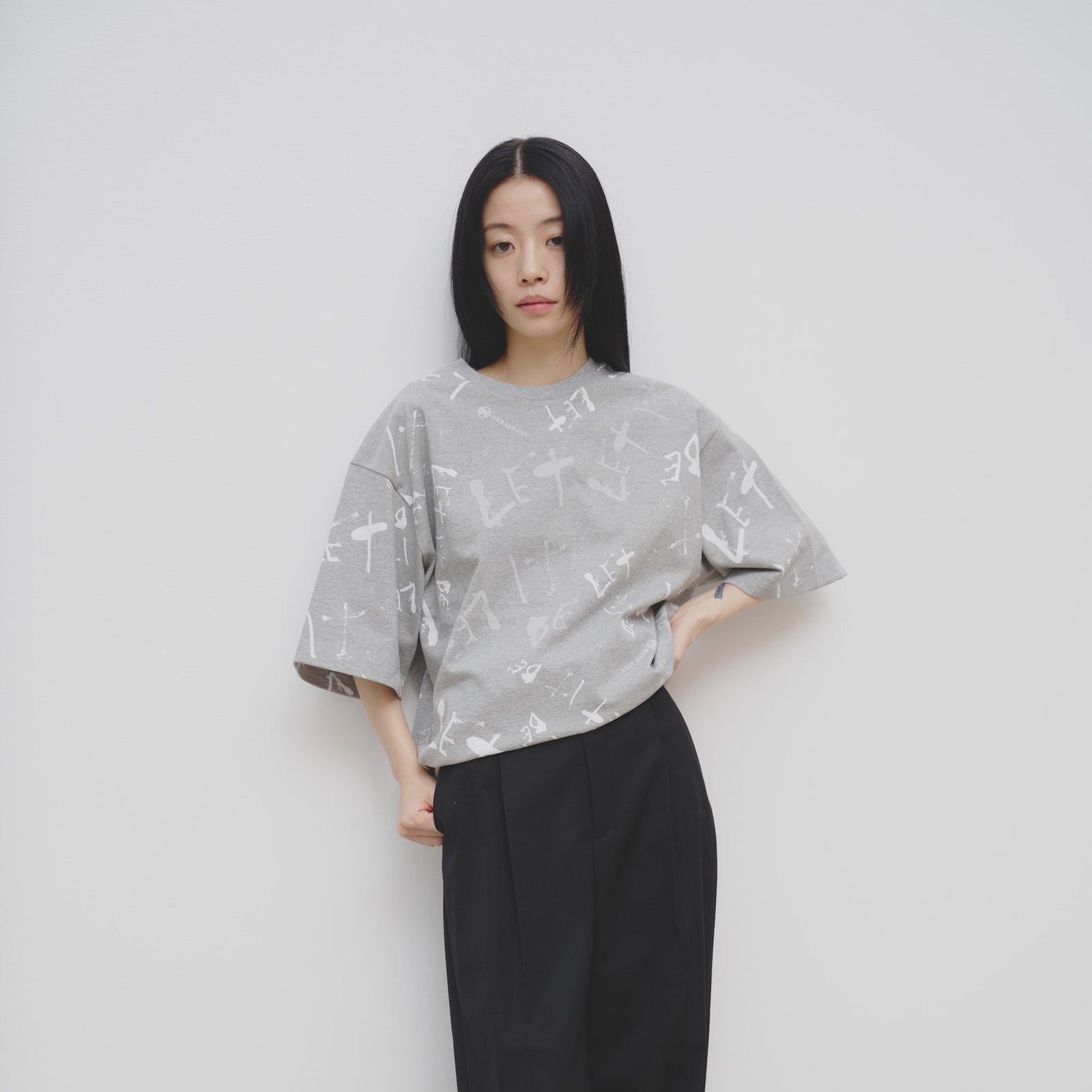 アートグラフィックTシャツ「無題（let it be）」 – HERALBONY