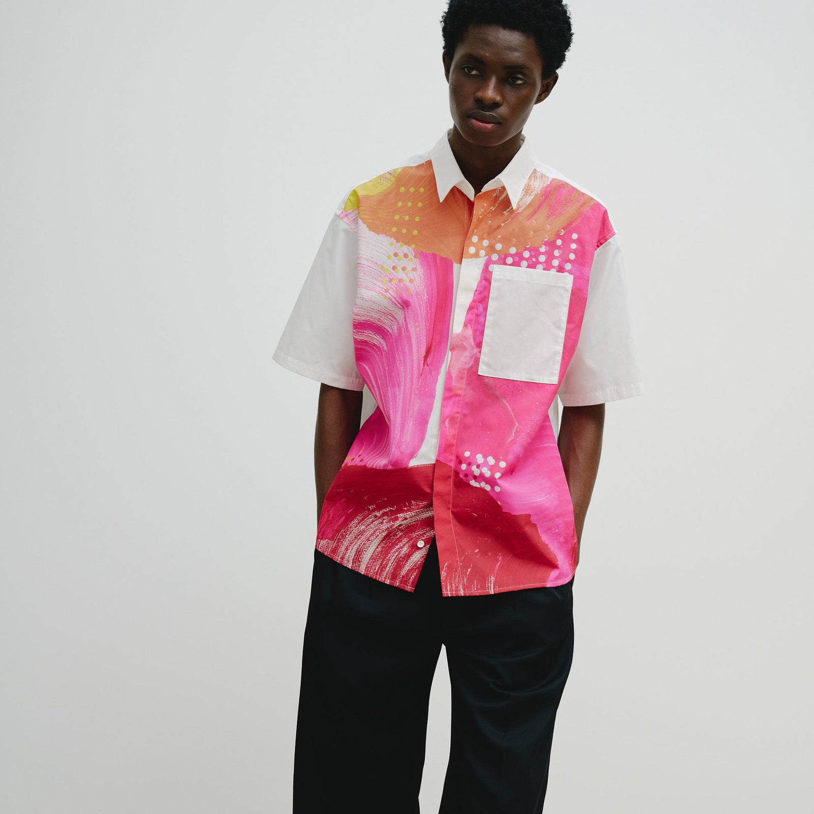 アートパネル半袖シャツ「タイトル不明 Red」 – HERALBONY