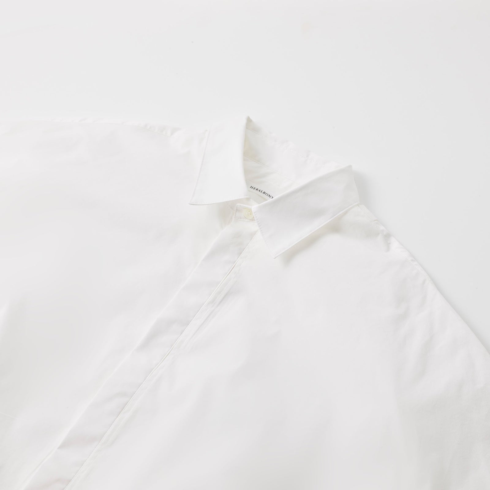 スカーフループ付きショートシャツ – HERALBONY