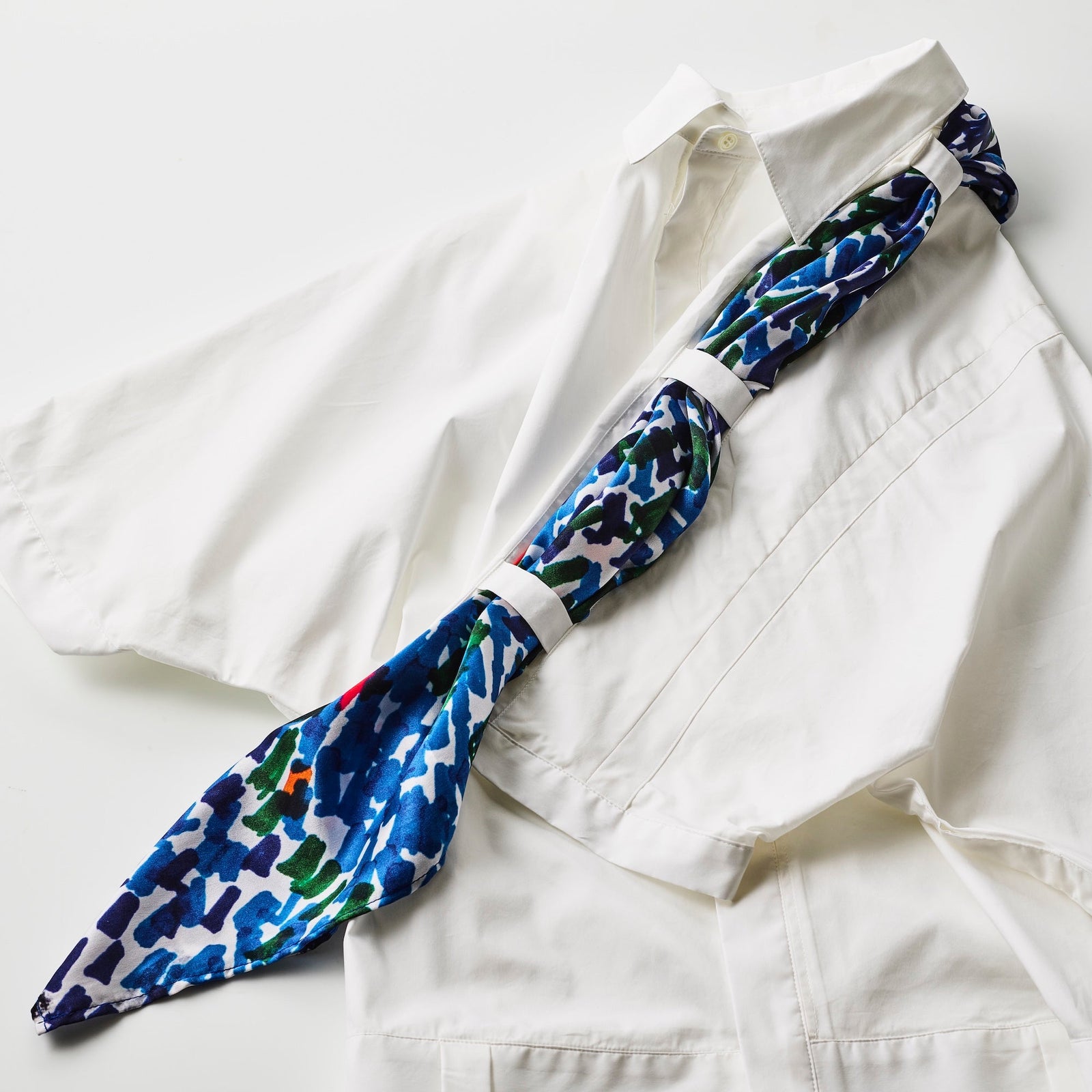 スカーフループ付きショートシャツ – HERALBONY