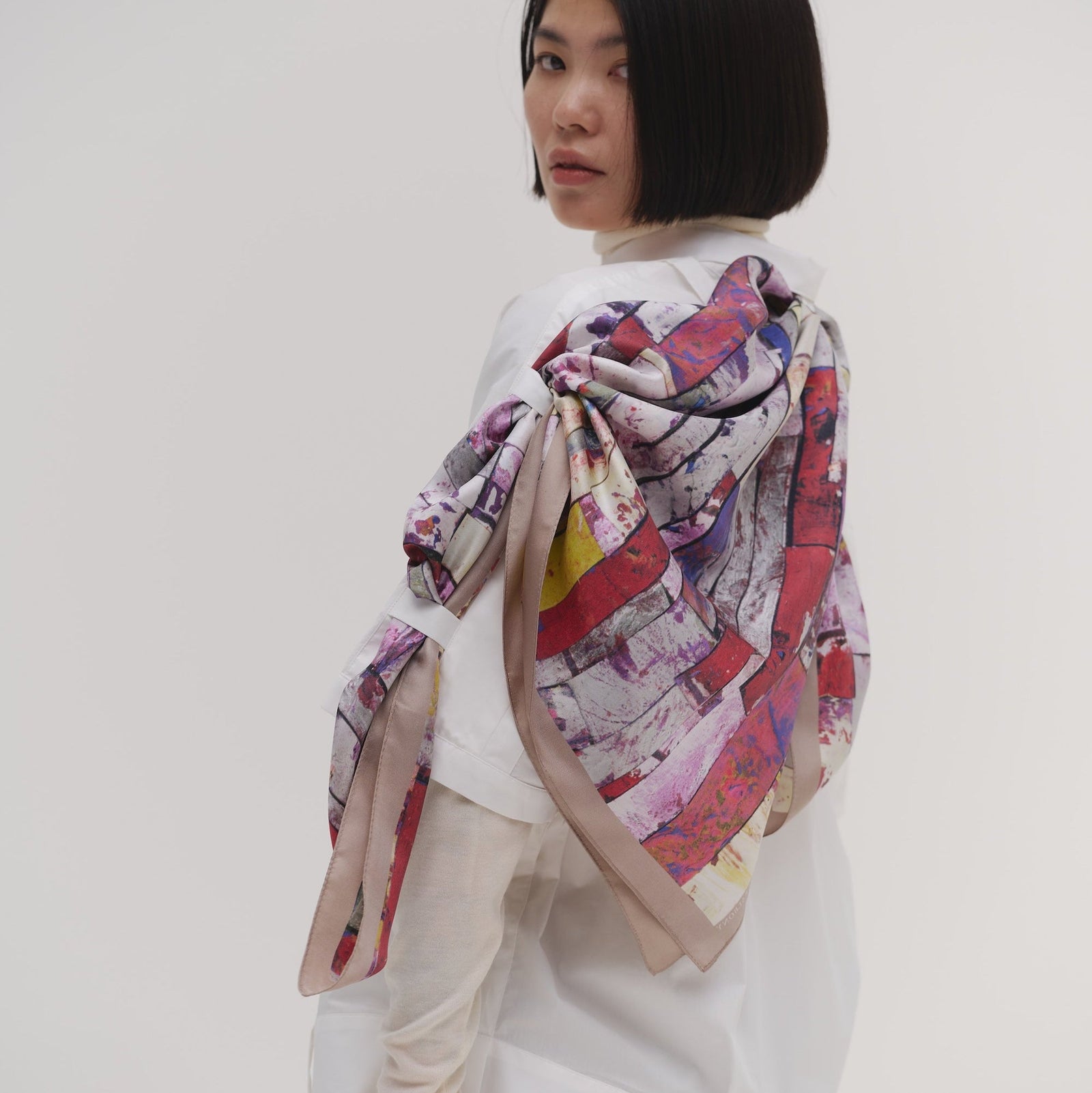 スカーフループ付きショートシャツ – HERALBONY