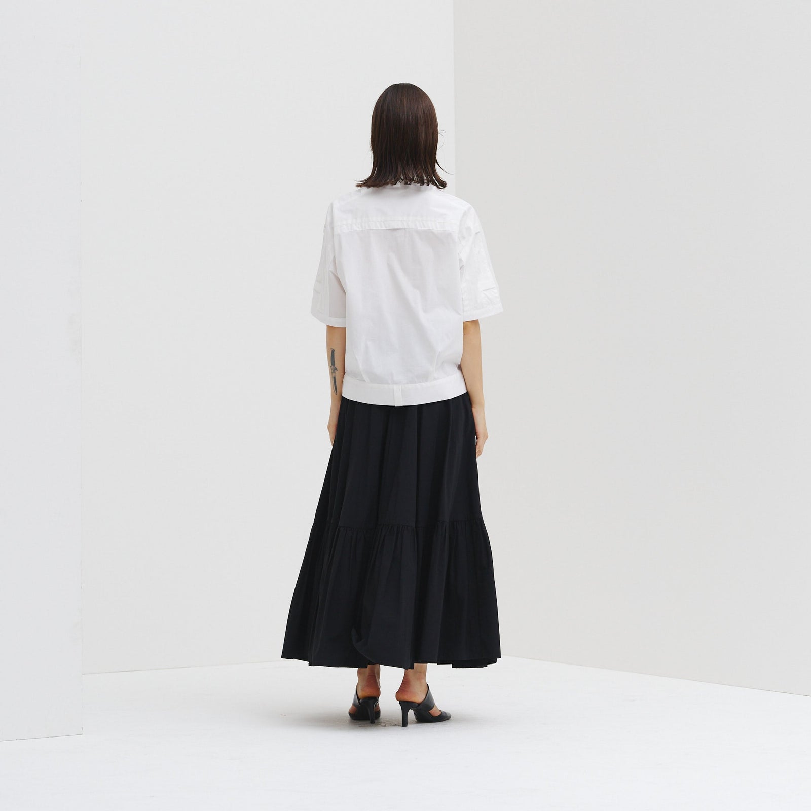スカーフループ付きショートシャツ – HERALBONY