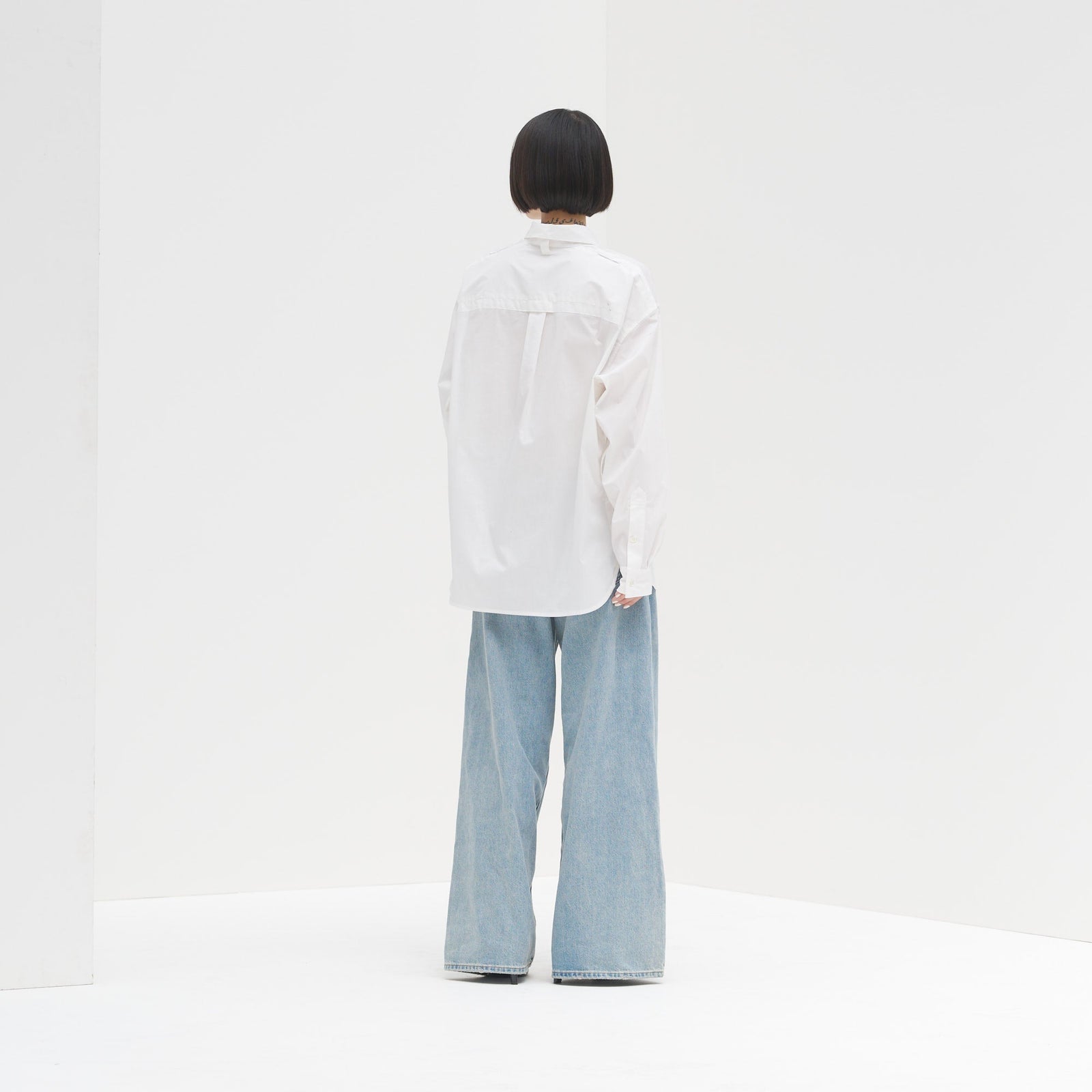 スカーフループ付きベーシックシャツ – HERALBONY