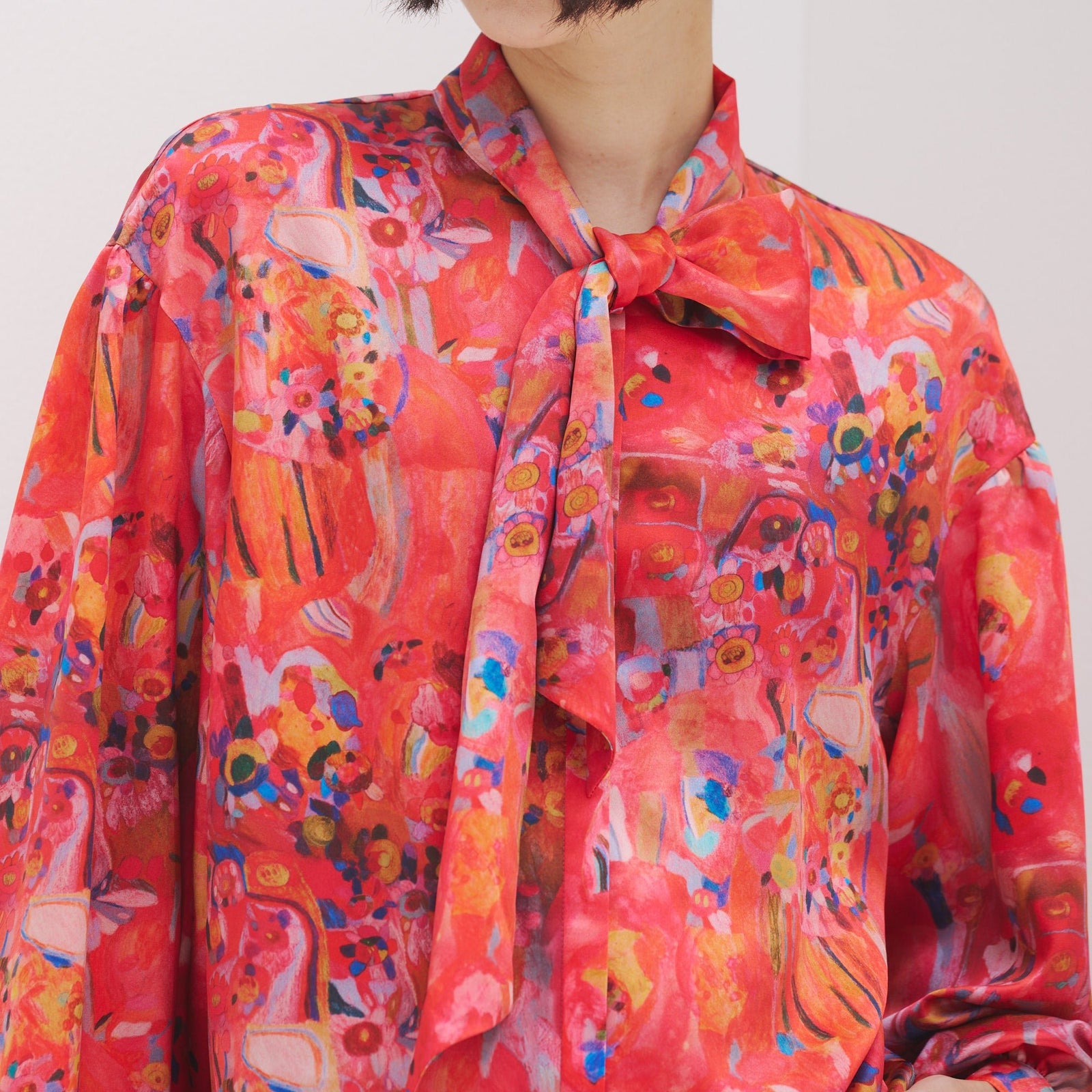 サテンボウタイブラウス「りんごのブーケ」 – HERALBONY