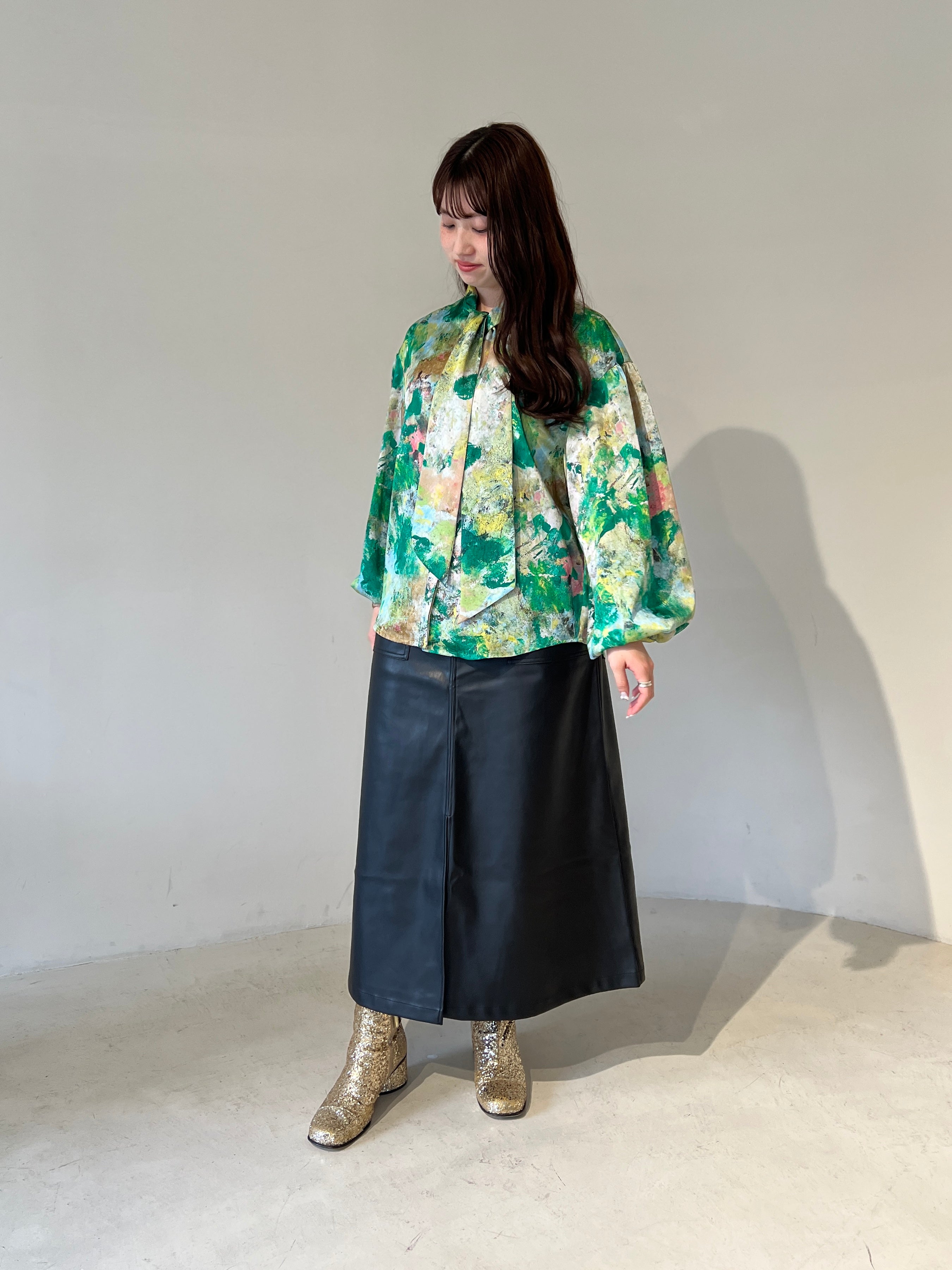 美品 HERALBONY ボウタイブラウス 旅行 ペイント フラワー 総柄 旅と初夏のお供に – HERALBONY