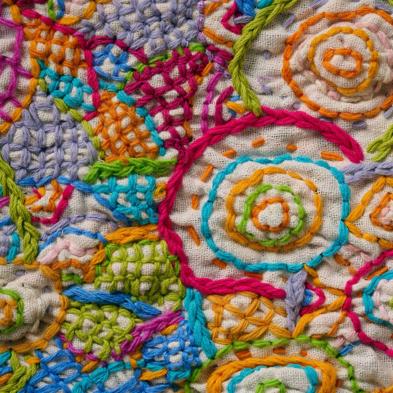 白の刺繍」立体作品 – HERALBONY