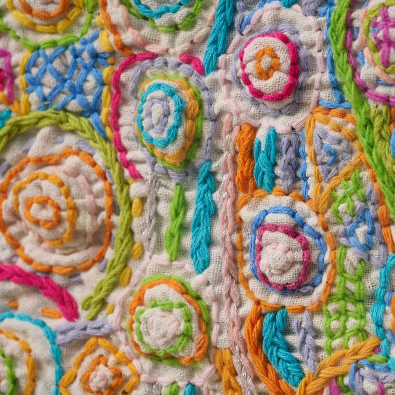 白の刺繍」立体作品 – HERALBONY