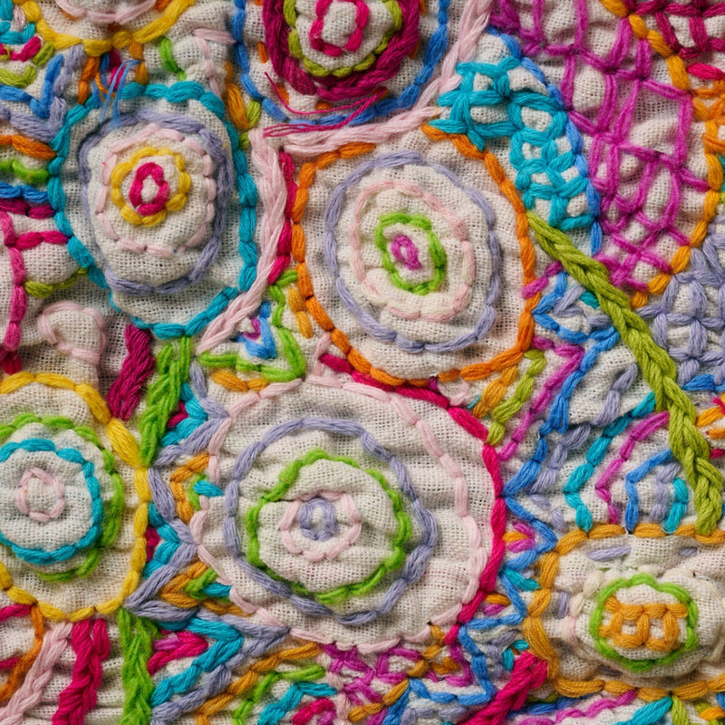 白の刺繍」立体作品 – HERALBONY