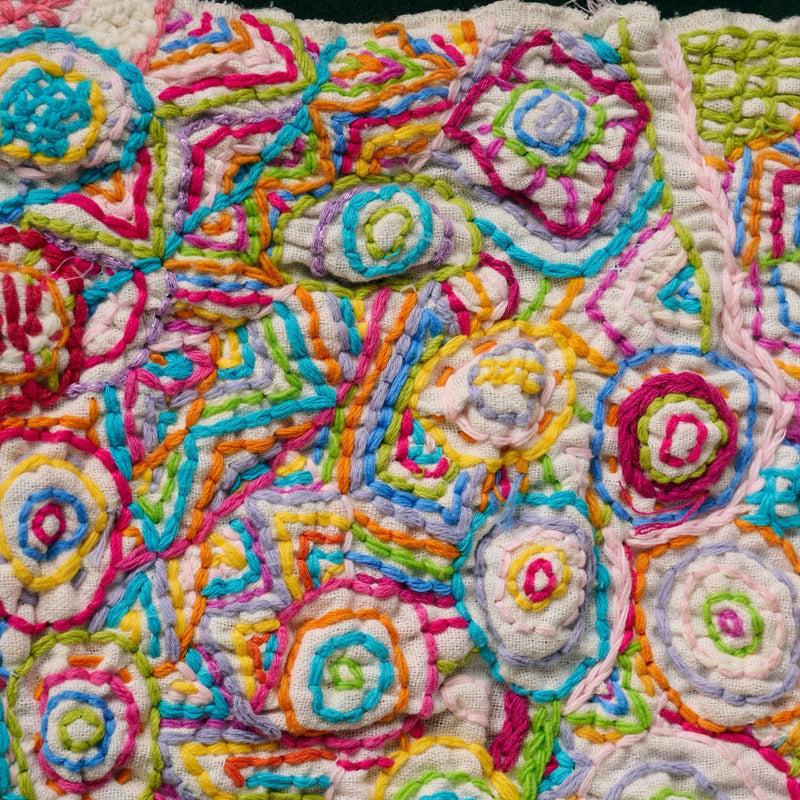 白の刺繍」立体作品 – HERALBONY