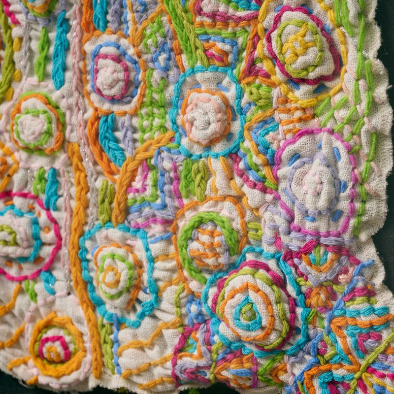 白の刺繍」立体作品 – HERALBONY