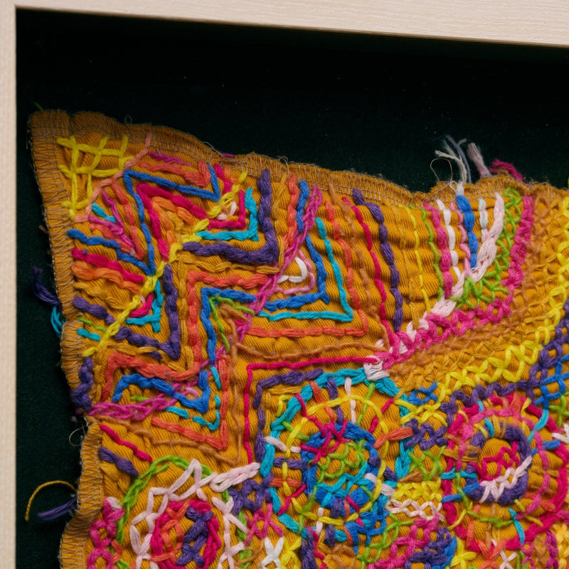 オレンジの刺繍」立体作品 – HERALBONY