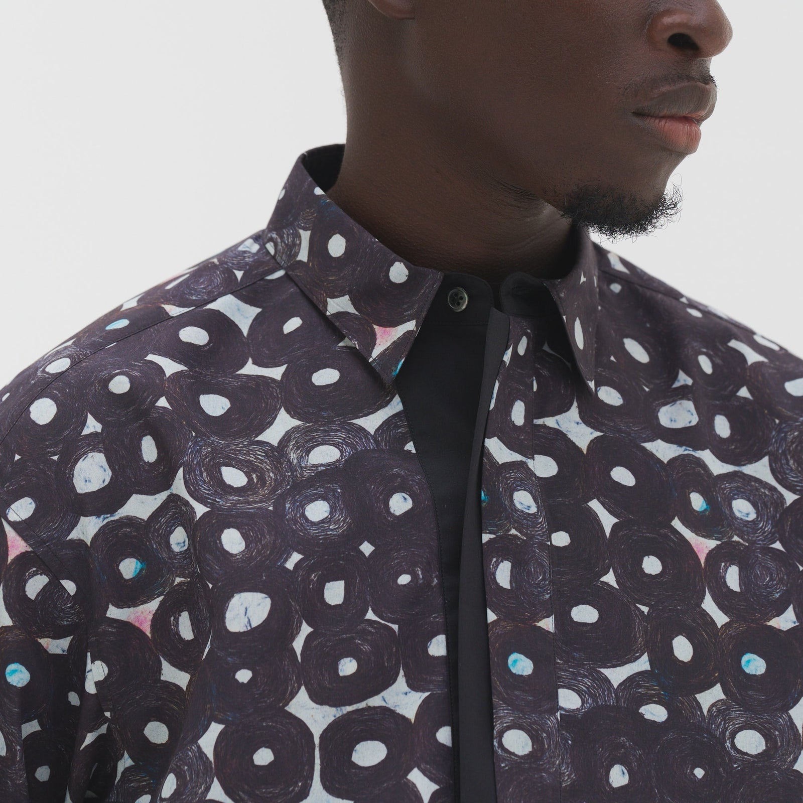 デザインシャツ（フライフロント）ブラックB「（無題）（丸