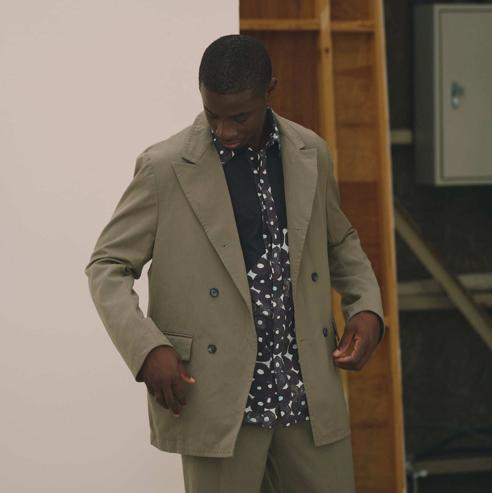 デザインシャツ（ショルダー切替）ブラックB「（無題）（丸