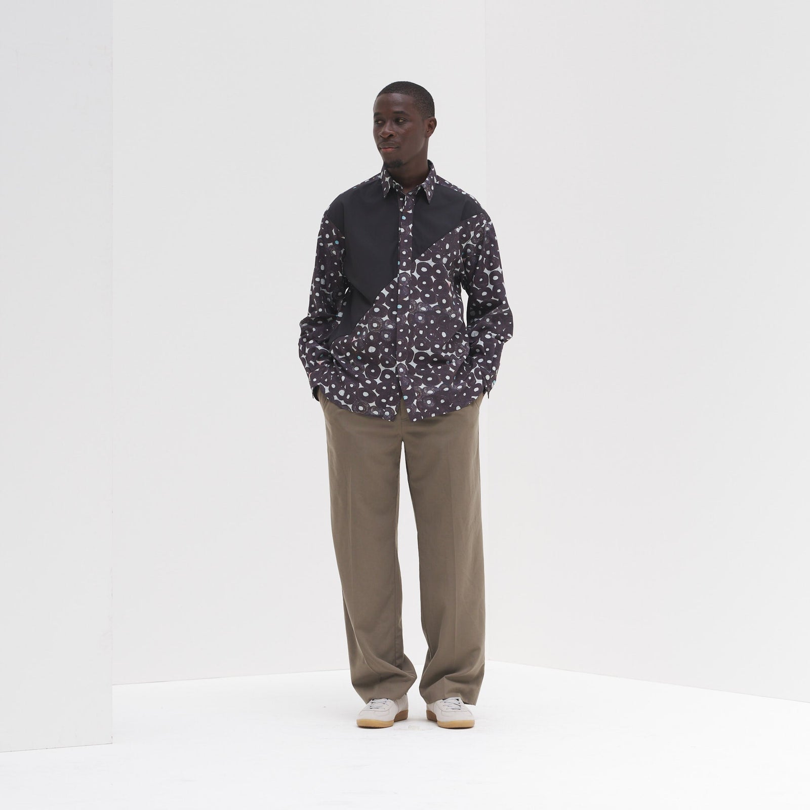 デザインシャツ（ショルダー切替）ブラックB「（無題）（丸