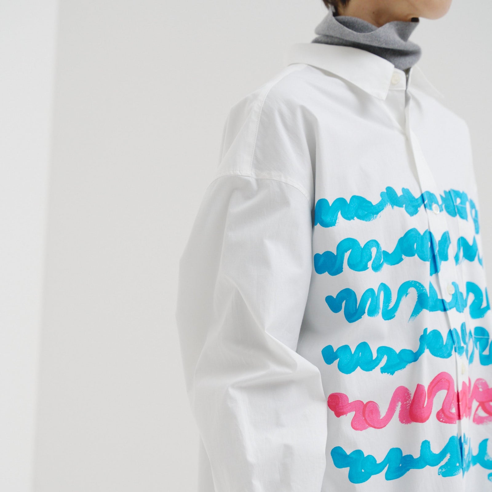 レギュラーカラーシャツ「blue brush-mm2025」 – HERALBONY