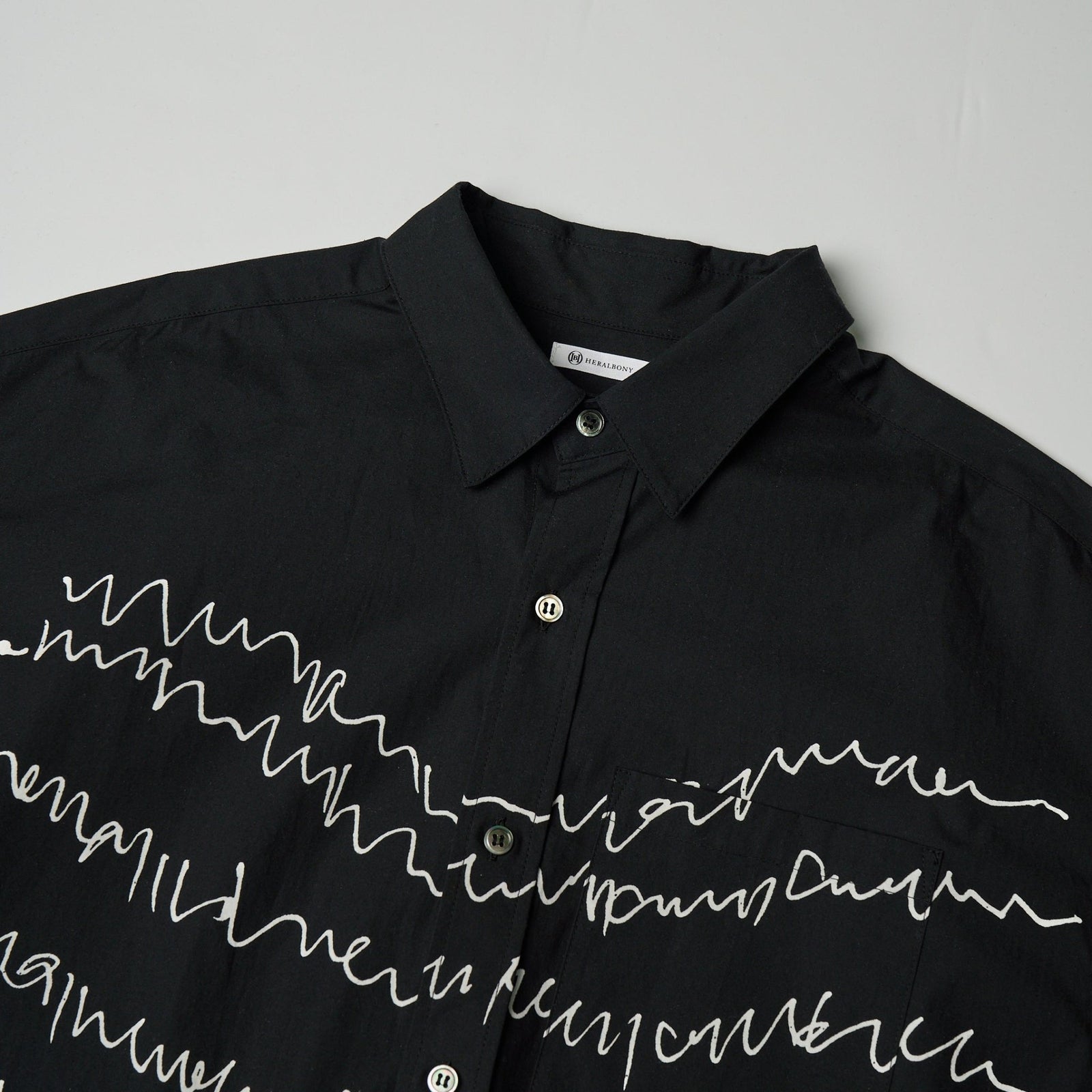 レギュラーカラーシャツ「heart-mm2024」 – HERALBONY