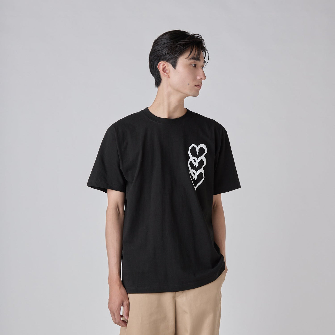HEART】Logo T-Shirt Vertical Triple Heart Black – HERALBONY