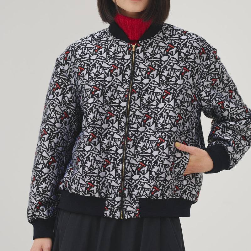 ジャカードスタンドブルゾン 「モノクロの世界」 – HERALBONY
