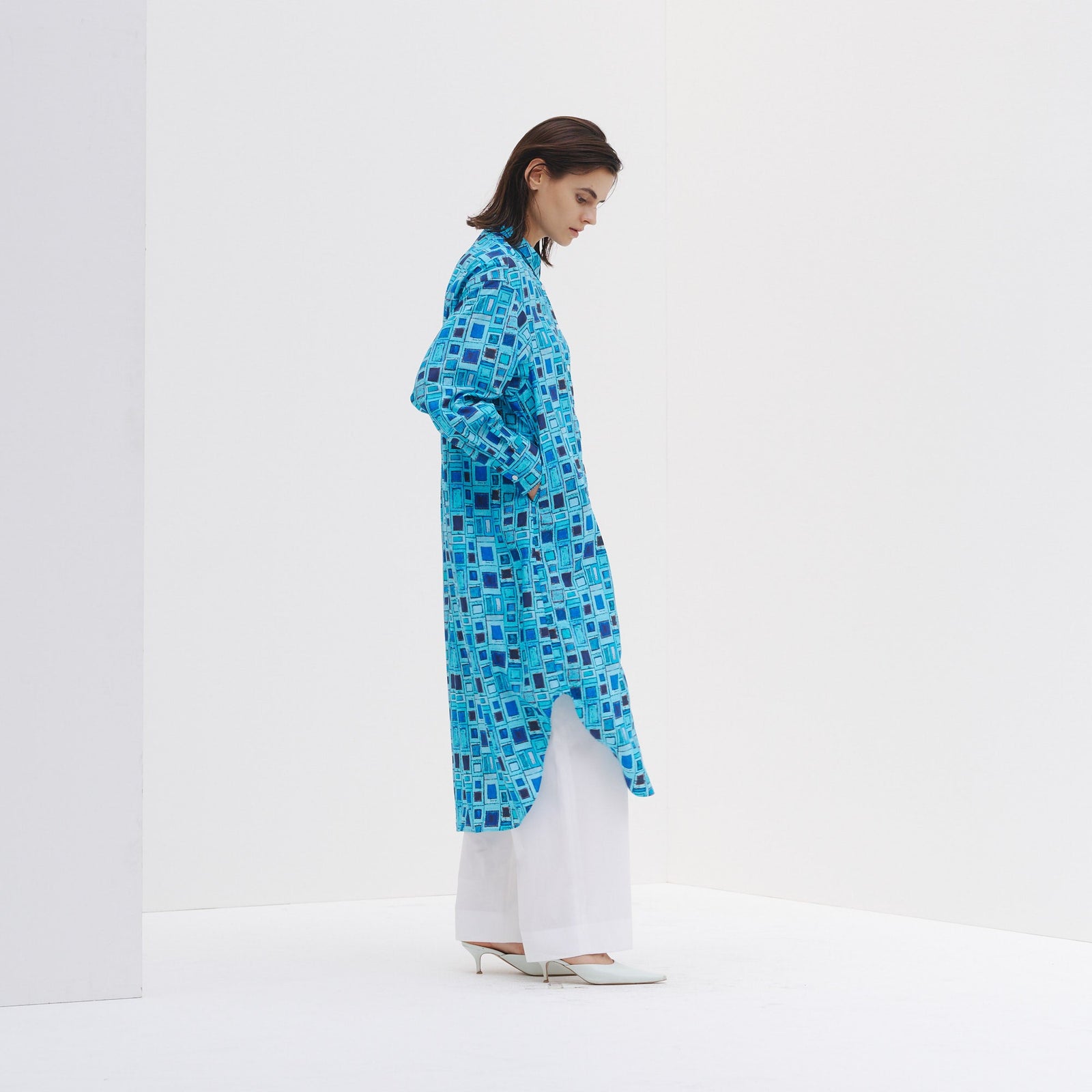 シャツワンピース「青い窓」 – HERALBONY