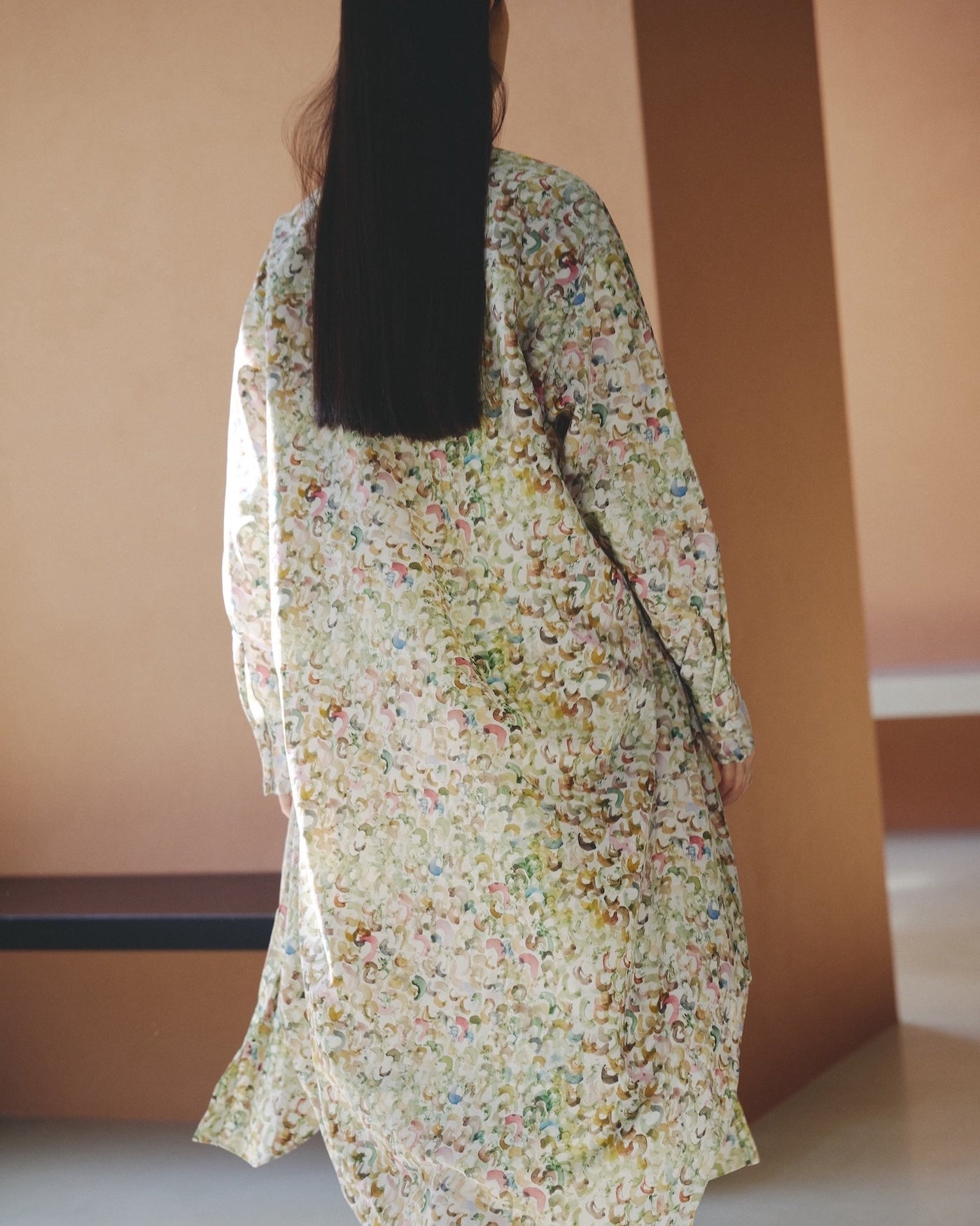 現行品 HERALBONY ヘラルボニー シャツワンピース「やまのぼり」 シャツワンピース「やまのぼり」 – HERALBONY