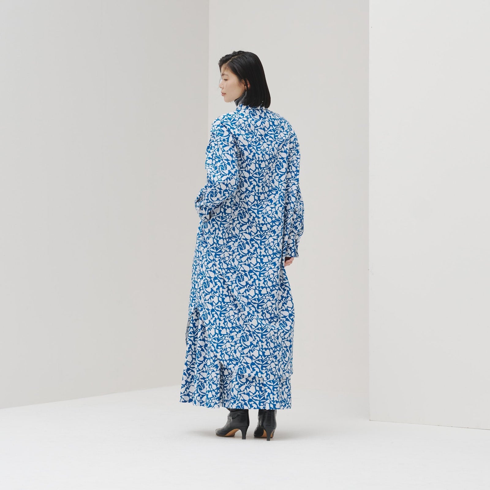 シャツワンピース「アオの世界」 – HERALBONY